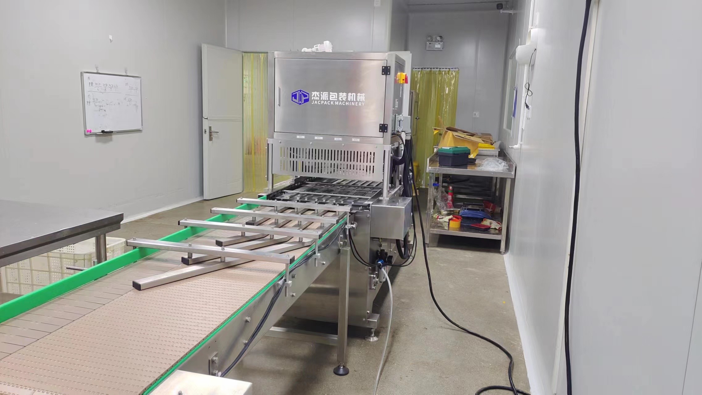 Laatste bedrijfsblogs De versterking van de automatisering: transformatie en sprong in automatische verpakkingsmachines