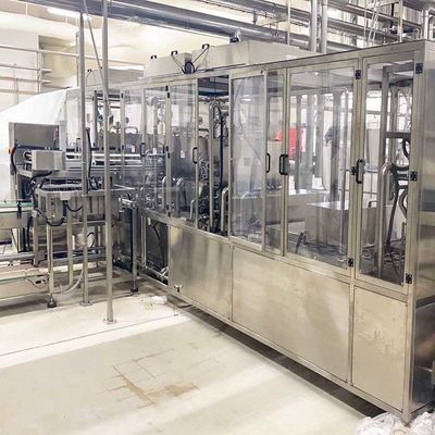 kopen Verpakkingsmachine voor de verpakking van Griekse yoghurtcontainerbakken 30-60 bakken/min online manufacture
