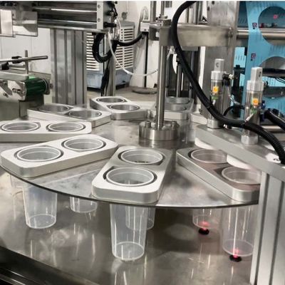 Automatische high-speed bekertjesverzegelingsmachine voor 0,3-0,5 mm dikte 25-30 bekers/min