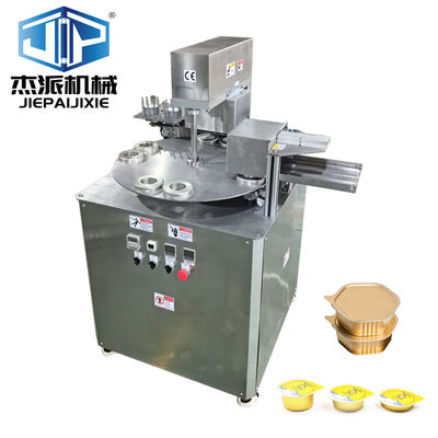 800 trays/hour Capaciteit Rotary Food Tray Sealing Machine Voor Snack Dry Food Tray